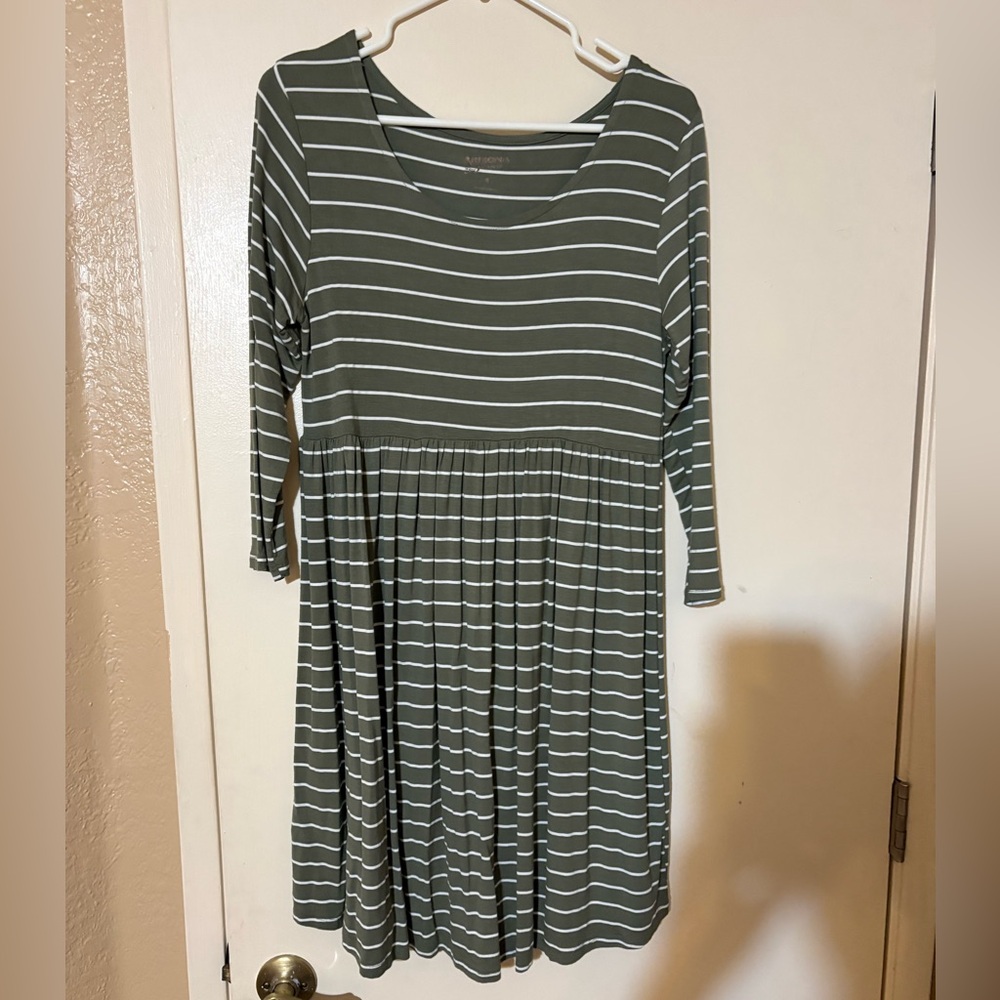 Arizona Jean Company Olive Green and White striped quarter sleeve dress